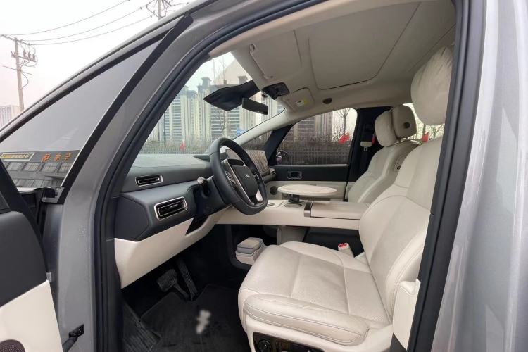 Used Li Auto MEGA 2025 Home Family Special Edition