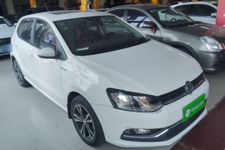 Used Volkswagen Polo 2016 1.6L Automatic Comfort Model Front Right 45 Deg