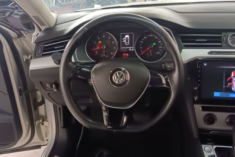 Used Volkswagen Magotan 2018 280TSI DSG Comfort Model Steering Wheel