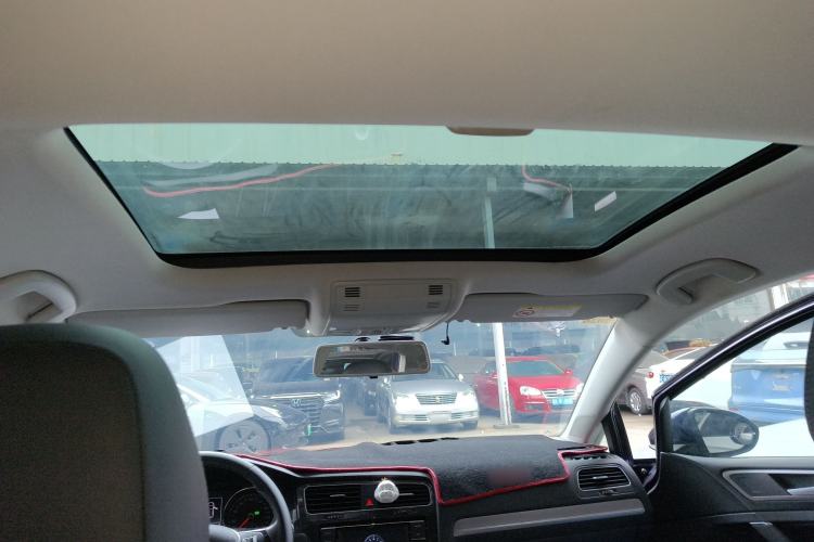 Used Volkswagen Golf 2018 1.6L Automatic Comfort Model Headliner