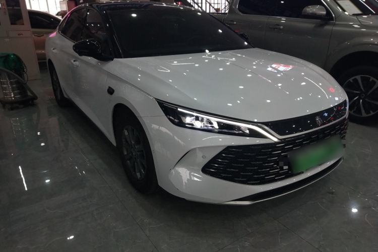 Used BYD Qin L 2025 DM-i Smart Drive 80KM Leading Model Front Right 45 Deg