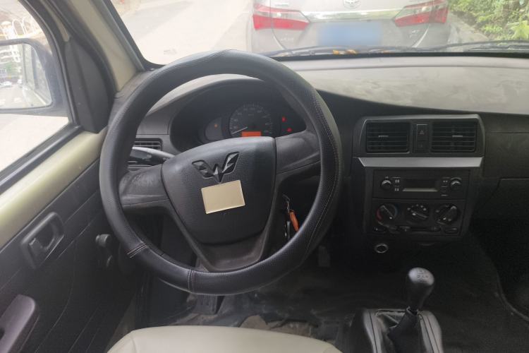 Used Wuling Rongguang 2011 1.2L Base Version