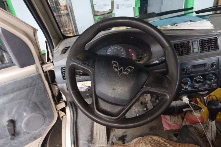 Used Wuling Rongguang 2017 1.5L Extended Basic Version Steering Wheel