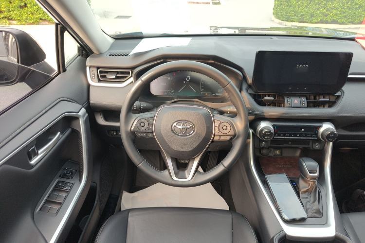 Used Toyota Wildlander 2023 2.0L CVT Two-Wheel Drive Luxury PLUS Edition
