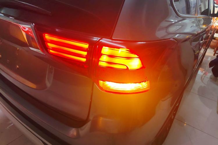 Used Mitsubishi Outlander 2019 2.0L Two-Wheel Drive Comfort Edition 5 Seats China VI Standard