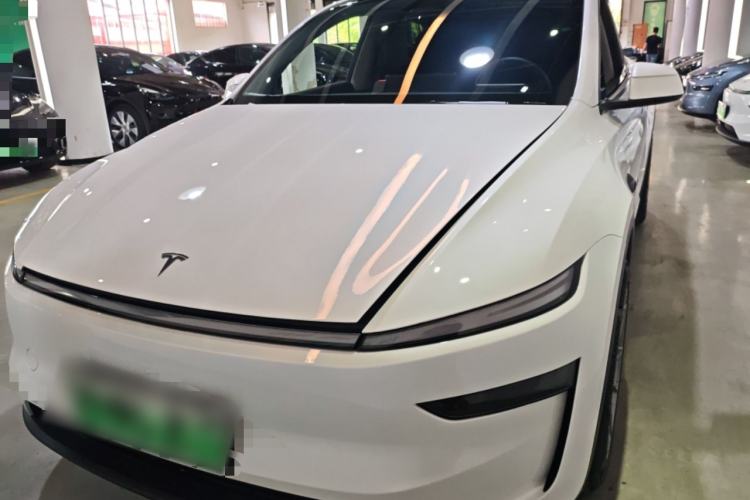 Used Tesla Model Y 2025 Long-Range All-Wheel-Drive Version