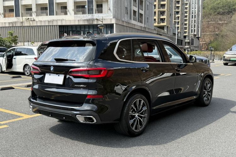 Used BMW X5 2022 Restyled xDrive 30Li Luxury Version M Sport Package
