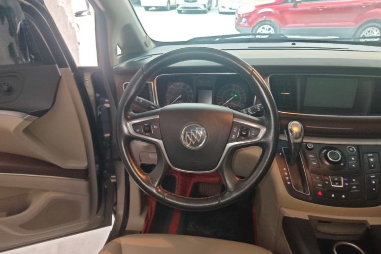 Used Buick GL8 2018 28T Luxury Model China VI Standard Steering Wheel