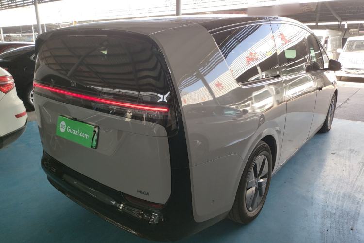 Used Li Auto MEGA 2024 Ultra Model
