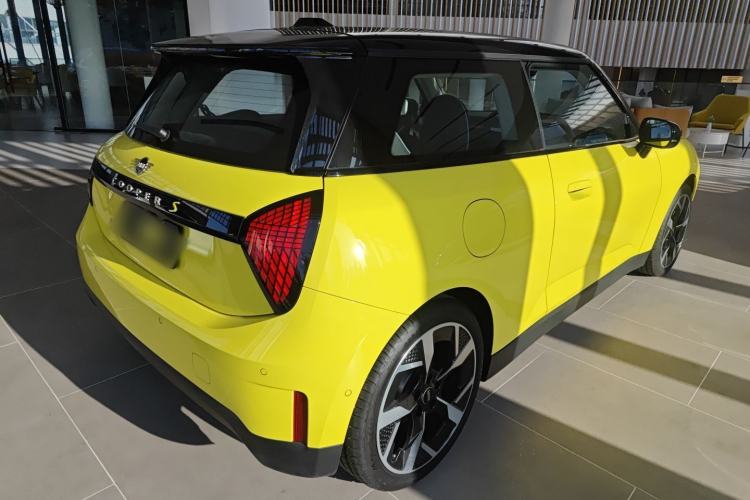 Used MINI Electric MINI COOPER 2024 452km COOPER SE Artist