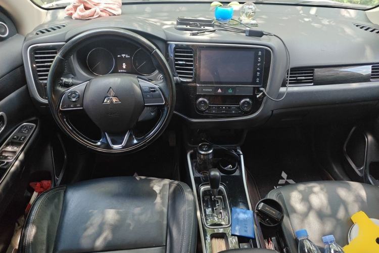Used Mitsubishi Outlander 2019 2.0L Two-Wheel Drive Comfort Edition 5 Seats China V Standard