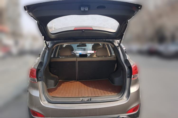 Used Hyundai ix35 2012 2.0L Automatic Two-Wheel Drive Elite Edition GLS Trunk