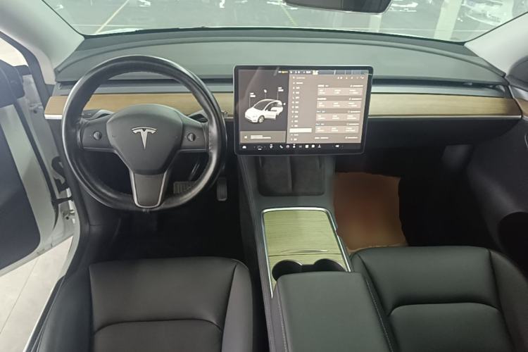 Used Tesla Model Y 2021 Long-Range All-Wheel-Drive Version