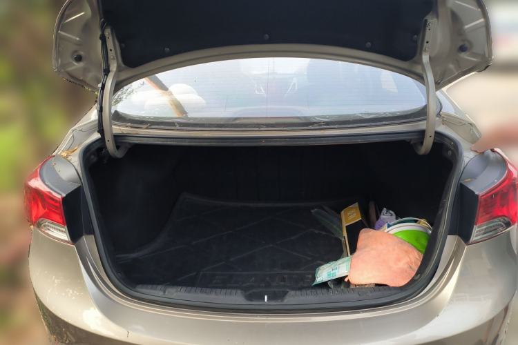 Used Hyundai Elantra (5th Generation / Langdong) 2012 1.6L Automatic Fashion Edition Trunk