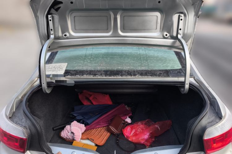 Used Citroen Elysee 2015 Zhishang Edition 1.6L Manual Fashion Model