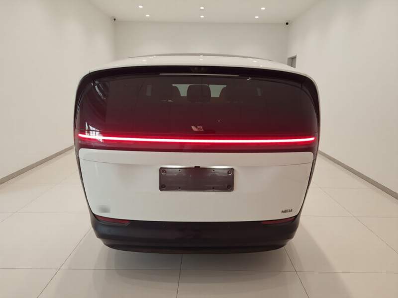 Used Li Auto MEGA 2025 Ultra Smart Refreshed Edition — 4