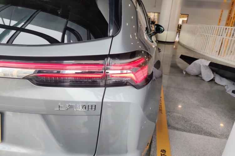 Used Buick Envision 2025 Encore Plus Four-Wheel Drive Avenir