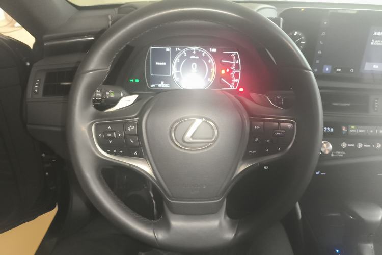 Used Lexus ES 2023 200 Excellence Edition
