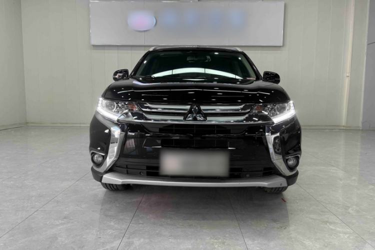 Used Mitsubishi Outlander 2018 2.0L Two-Wheel Drive Glory Edition 5 Seats Exterior 1