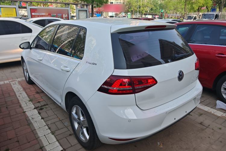 Used Volkswagen Golf 2017 1.6L Automatic Comfort Million-Vehicle Anniversary Edition
