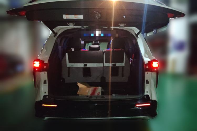 Used Toyota Granvia 2023 2.5L Hybrid Prestige PLUS Edition Trunk