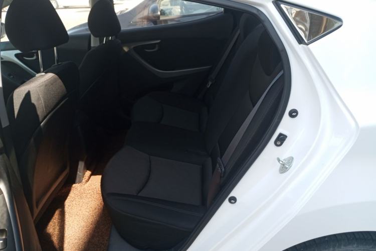 Used Hyundai Elantra (5th Generation / Langdong) 2015 1.6L Manual Fashion Edition Left Rear Seat