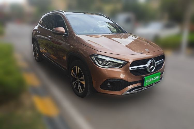 Used Mercedes-Benz GLA 2020 GLA 200 Front Right 45 Deg