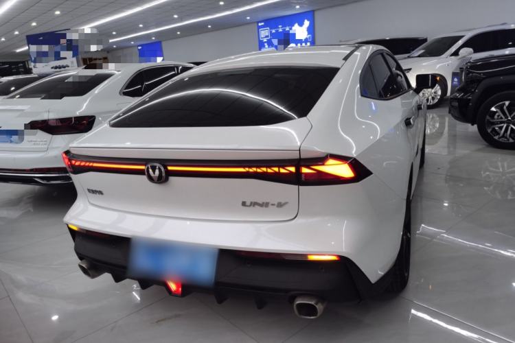 Used Changan UNI-V 2023 1.5T Prestige Model
