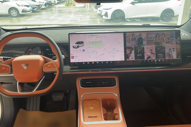 Used NETA L 2024 Extended-Range 310 Flash-Charge Red Edition Interior 3