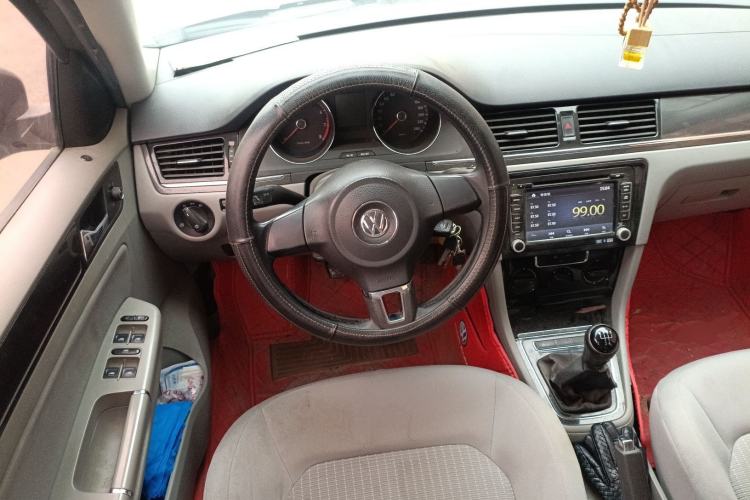 Used Volkswagen Bora 2014 1.6L Manual Fashion Edition
