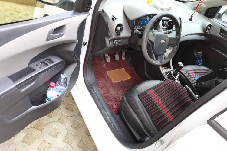 Used Chevrolet Aveo Sonic 2014 Hatchback 1.4SL MT Comfort Edition
