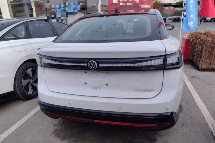 Used Volkswagen ID.7 VIZZION 2024 AIR model
