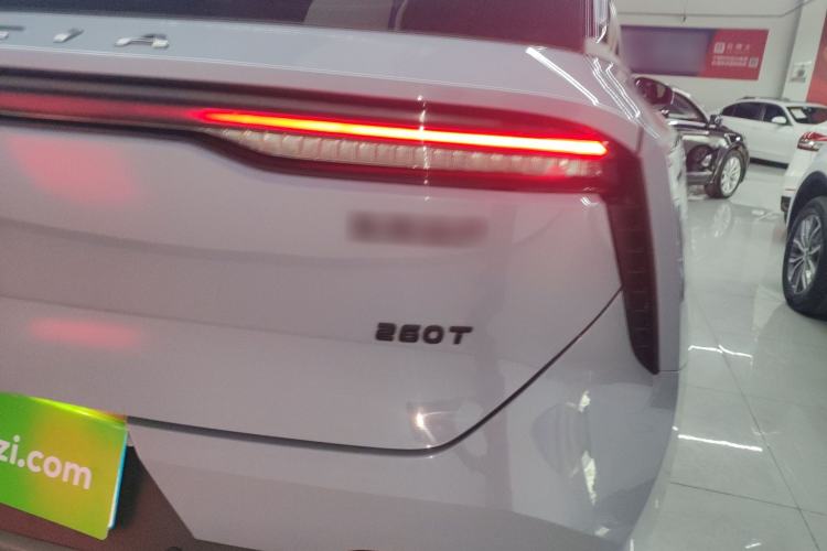 Used Venucia V 2021 260T Idol Edition
