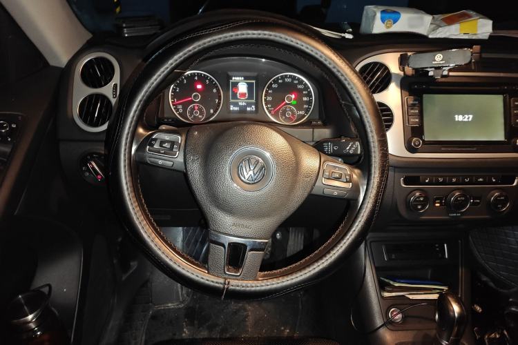 Used Volkswagen Tiguan 2015 1.8TSI Automatic Two-Wheel Drive Luxury Model Steering Wheel