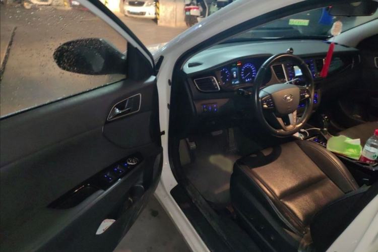 Used Hyundai Mistra 2014 1.8L Automatic Deluxe DLX Model Interior 3