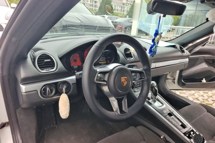 Used Porsche 718 2016 Cayman 2.0T
