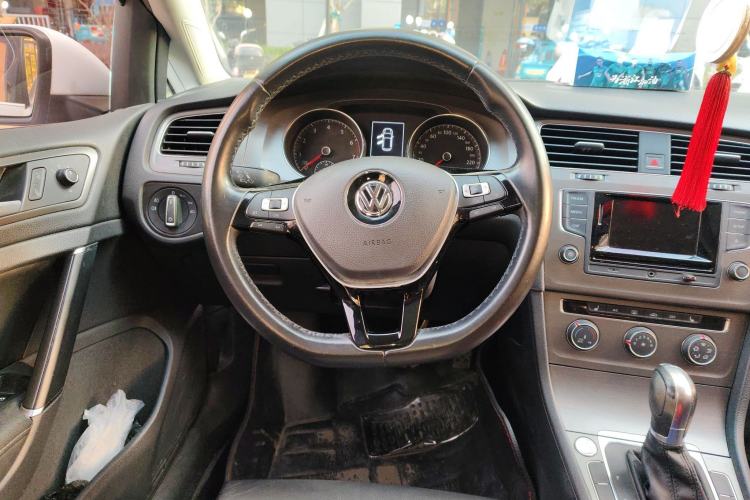 Used Volkswagen Golf 2015 1.4TSI Automatic Comfort Model
