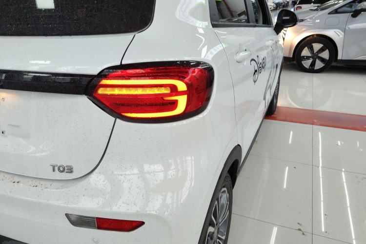 Used Leapmotor T03 2021 400 Lite Edition - Lithium-Ion Battery Right Rear Taillight