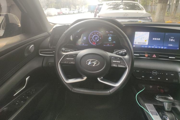 Used Hyundai Elantra 2022 1.5L CVT LUX Prestige Edition
