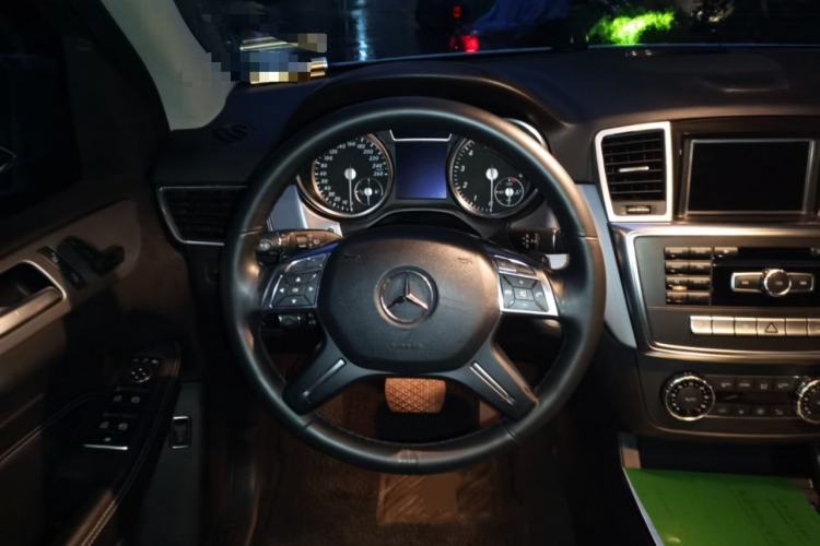 Used Mercedes-Benz M-Class 2012 ML 300
