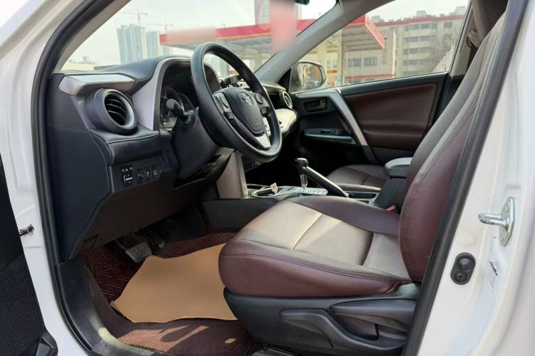 Used Toyota RAV4 2016 2.0L CVT Two-Wheel Drive Fashion Edition China V Standard