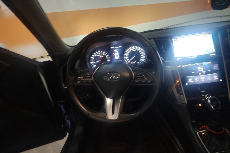 Used Infiniti Q50L 2018 2.0T Enjoyment Version China V Standard Steering Wheel