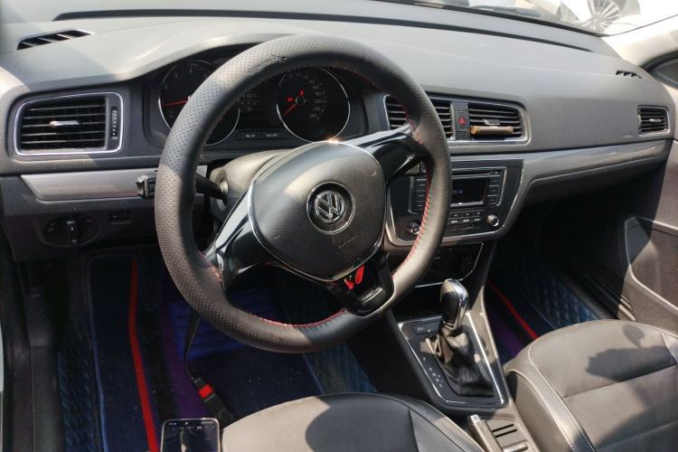 Used Volkswagen Lavida 2015 1.6L Automatic Comfort Edition