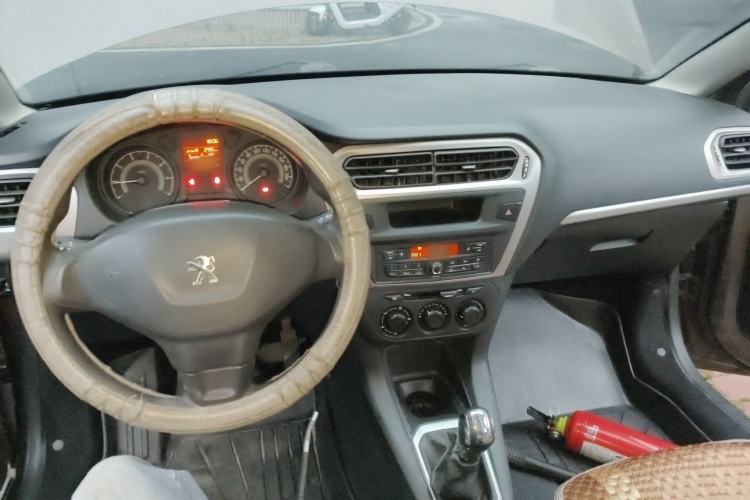 Used Peugeot 301 2014 1.6L Manual Comfort Edition Center Console