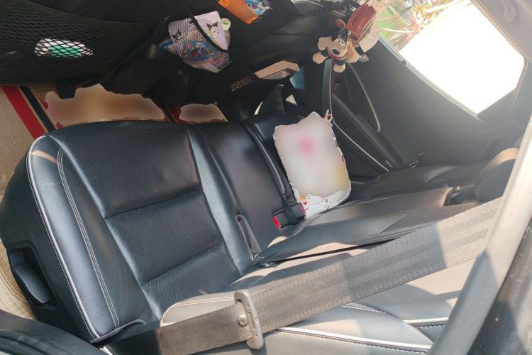 Used Hyundai Santa Fe 2017 2.4L Automatic Two-Wheel Drive Smart Version 5 Seats