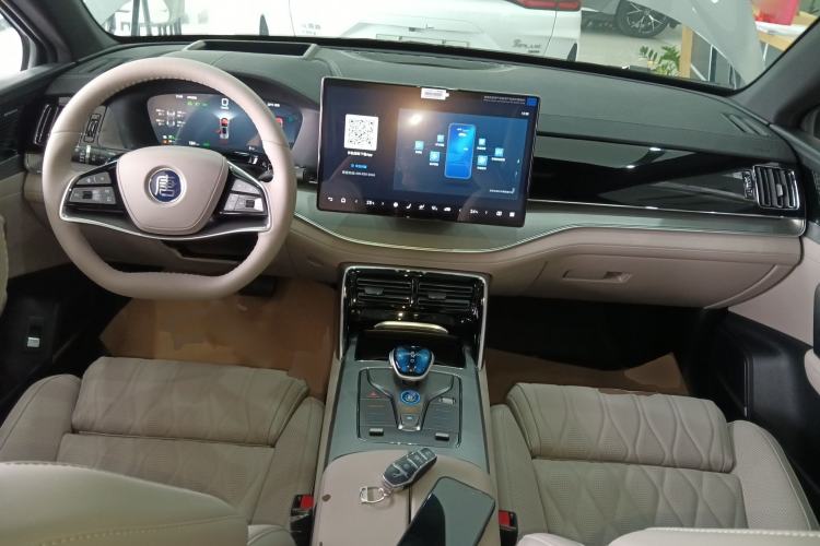 Used BYD Tang New Energy 2025 Intelligent Driving Version DM-i 115KM Flagship Edition Center Console