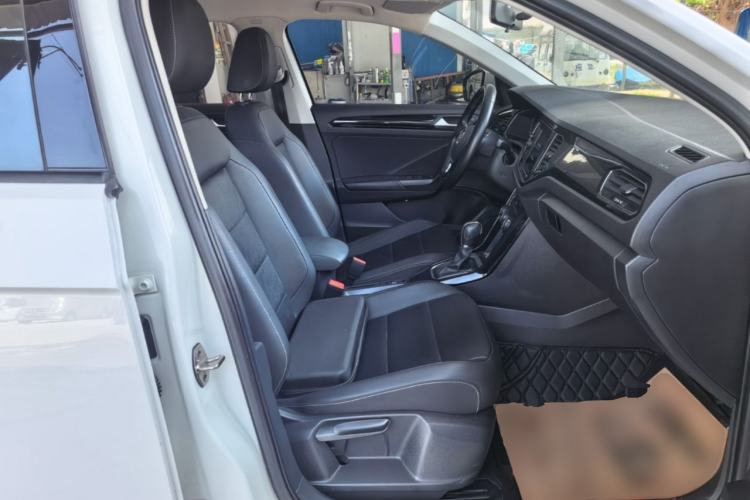 Used Volkswagen T-ROC 2020 280TSI DSG Two-Wheel Drive Comfort Version
