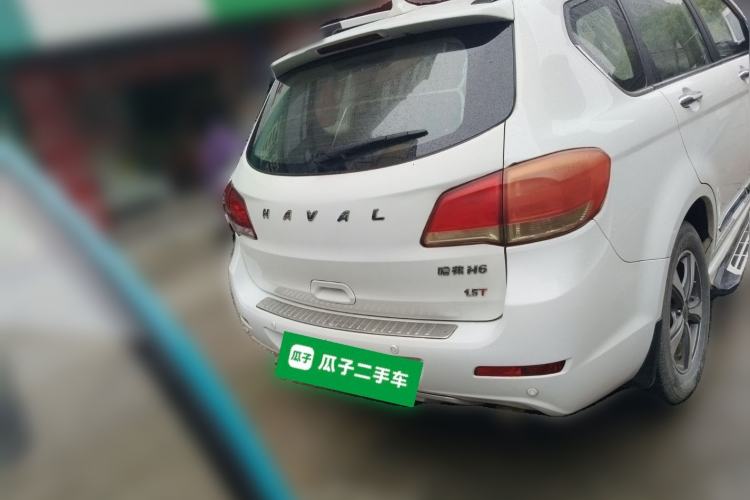 Used Haval H6 2015 Upgraded Model 1.5T Manual Two-Wheel Drive Urban Version Rear