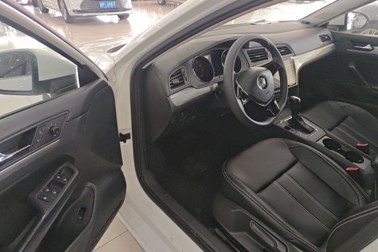 Used Volkswagen Lamando 2017 230TSI DSG Fashion Edition
