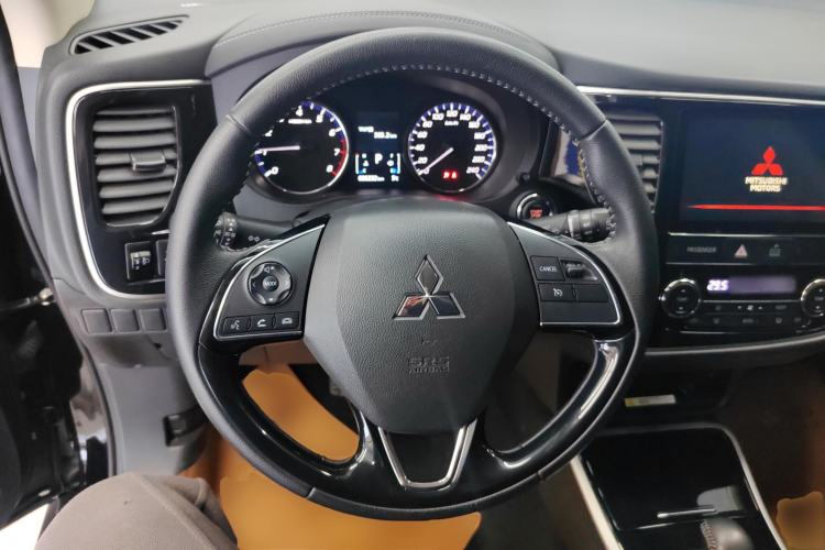 Used Mitsubishi Outlander 2020 2.0L Two-Wheel Drive Enjoyment Version 5 Seats
